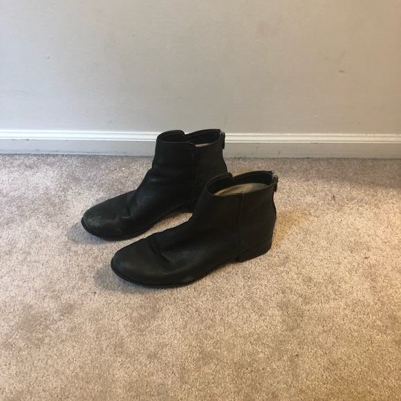 Trotters Black Ankle Booties Size 8 - Picture 2 of 4